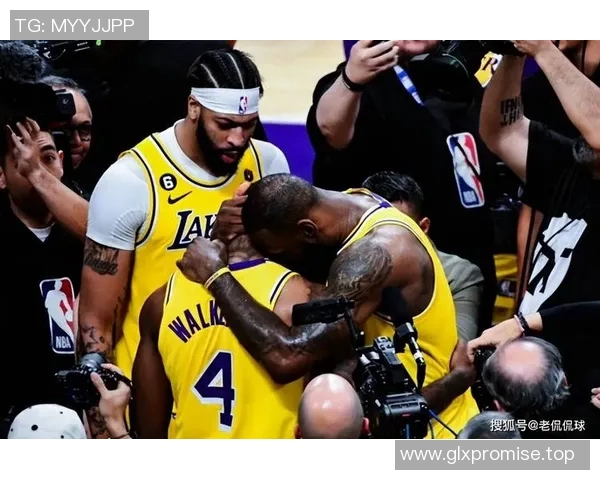 湖人深夜发文，疑似回应转会传闻